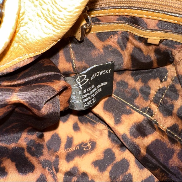 B Makowsky genuine leather lady’s bag purse dust bag is included - Picture 9 of 10